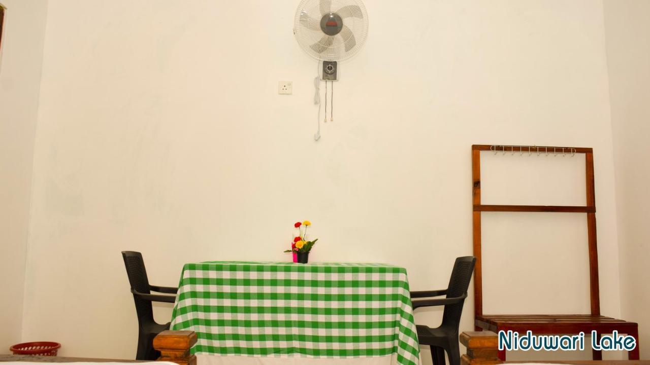 Niduwari Lake Homestay 담불라 외부 사진
