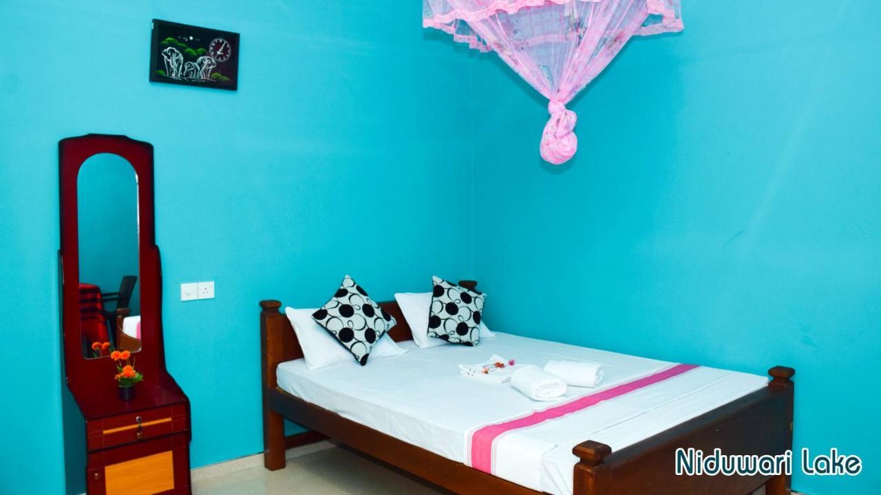 Niduwari Lake Homestay 담불라 외부 사진
